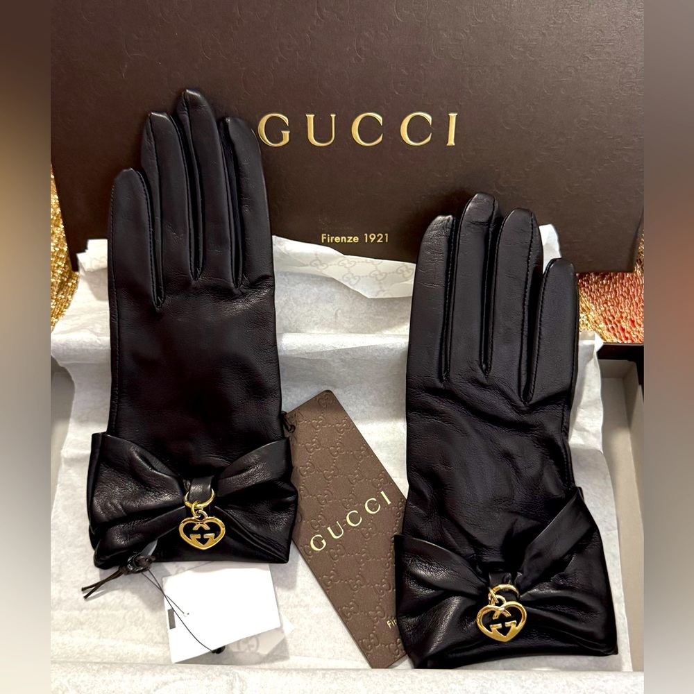 ❌❌SOLD‼️‼️❌❌❌Brand New* Gucci Gold GG Heart ❤️ Leather Gloves